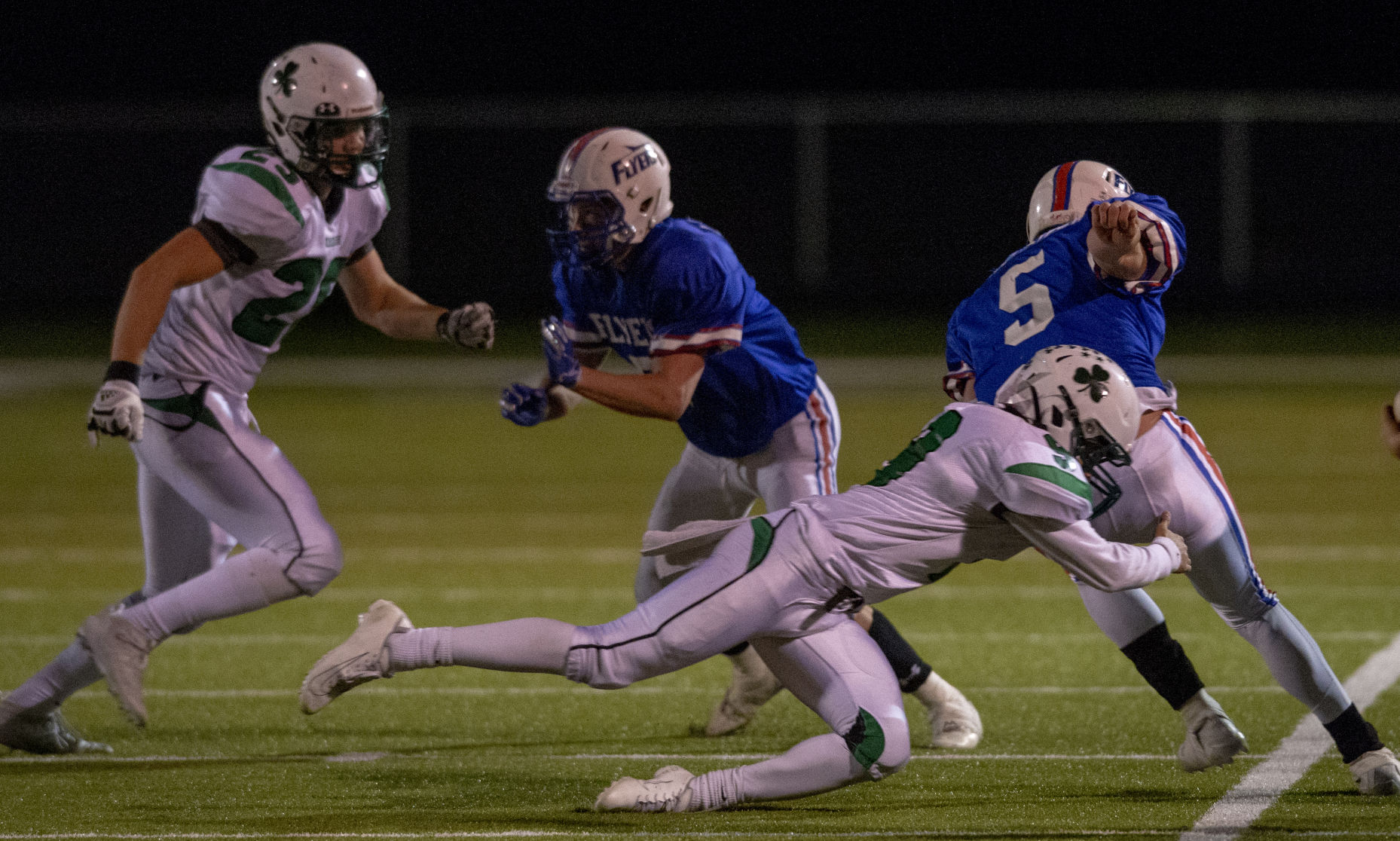 D-2 football semifinals, 11.18